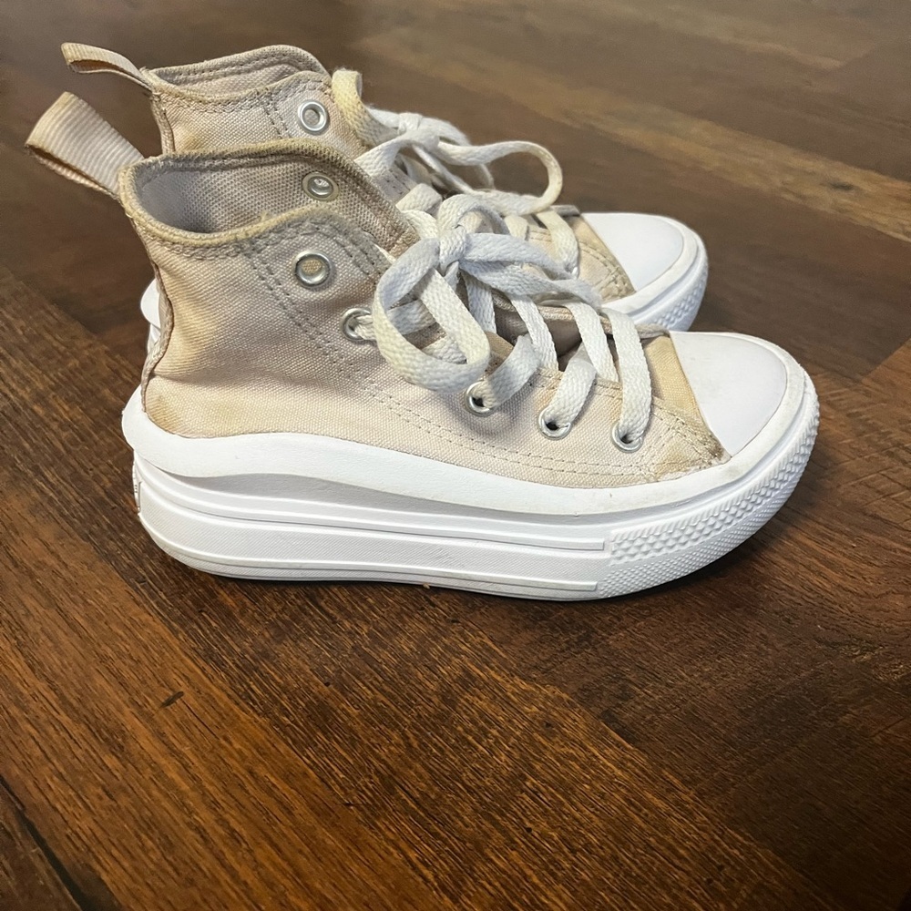 Converse Kids High-Top Sneakers in light pink and White